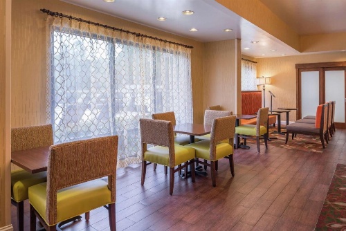 Hampton Inn Columbia Northeast-Fort Jackson Area image 18