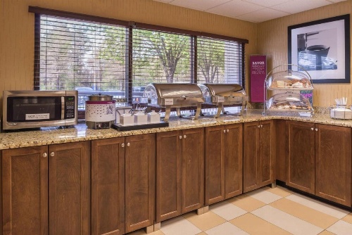 Hampton Inn Columbia Northeast-Fort Jackson Area image 21